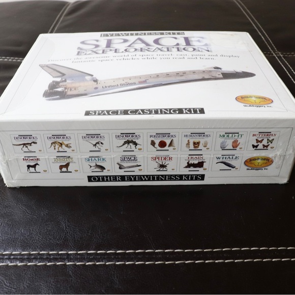 Vintage Space Exploration Space Shuttle, Command Module, Saturn & V Casting Kit - Picture 2 of 5